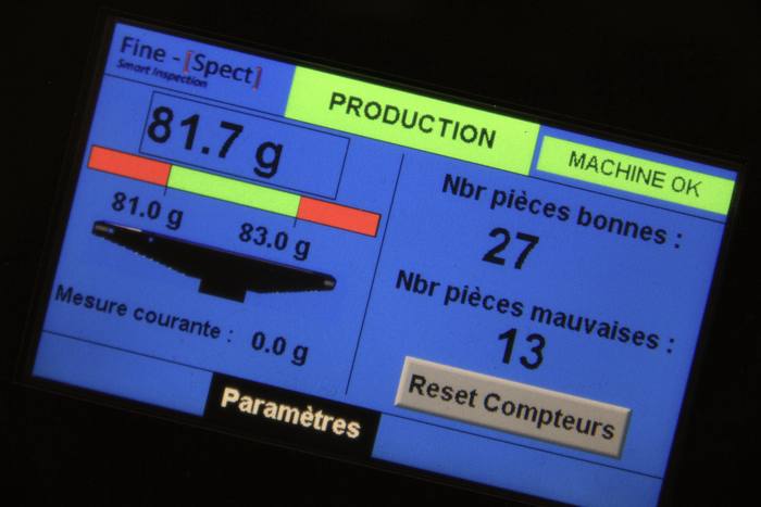 ecran de controle des masses - Industrie automobile: Contrôle de la qualité des pièces par pesage