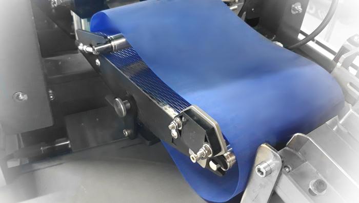 Industrie automobile: Contrôle de la qualité des pièces par pesage Tapis de pesage industriels - Industrie automobile: Contrôle de la qualité des pièces par pesage